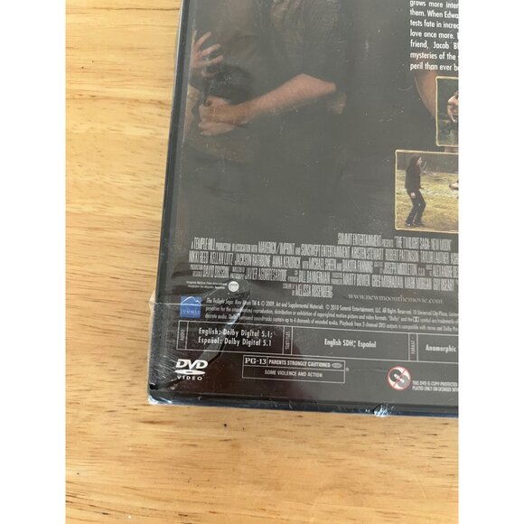 The Twilight Saga New Moon Single Disc Edition DVD 2009 Romance Film New Sealed - Picture 4 of 4
